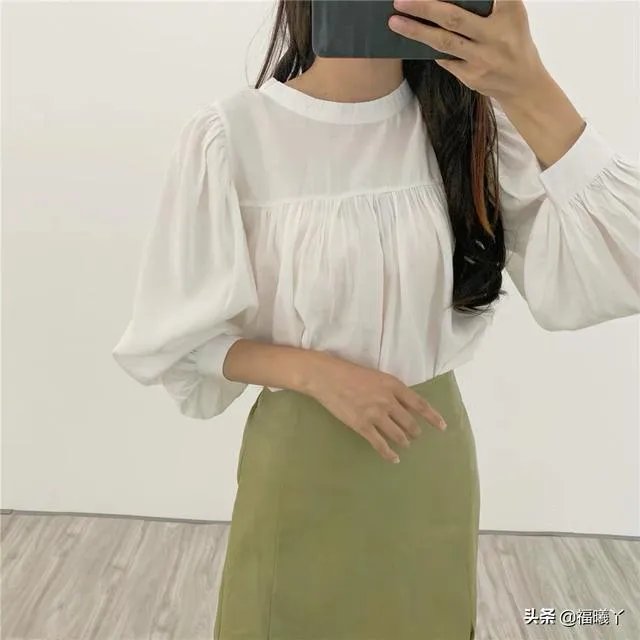 黑色皮短裙怎么搭配图片?