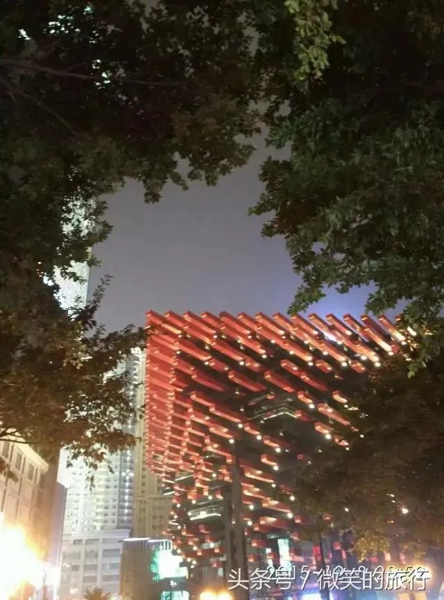 重庆的国泰艺术中心在什么地方？有什么好玩的嘛？