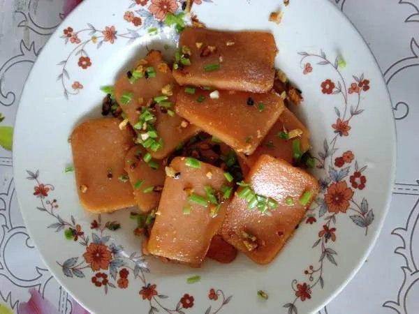 爆炒香肠怎么做好吃，爆炒香肠的家常做法