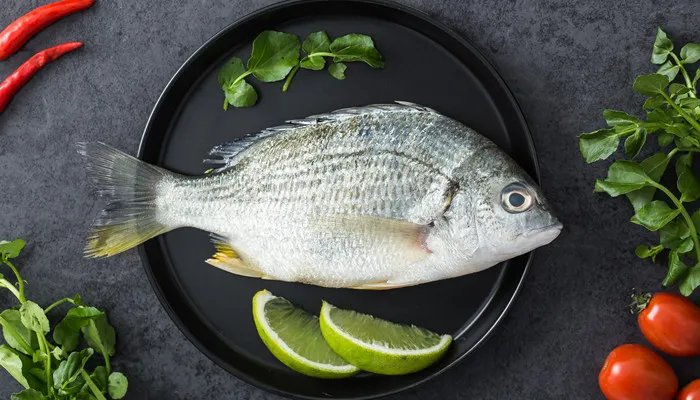鱼缸水浑浊原因和解决方案 鱼缸水浑浊的原因和解决方案