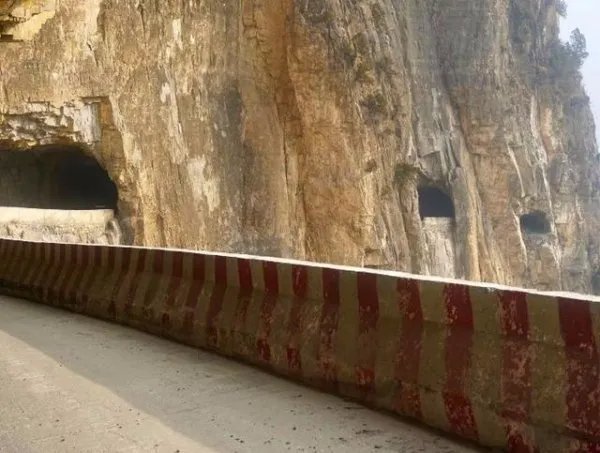 郭亮挂壁公路是由谁建造的?