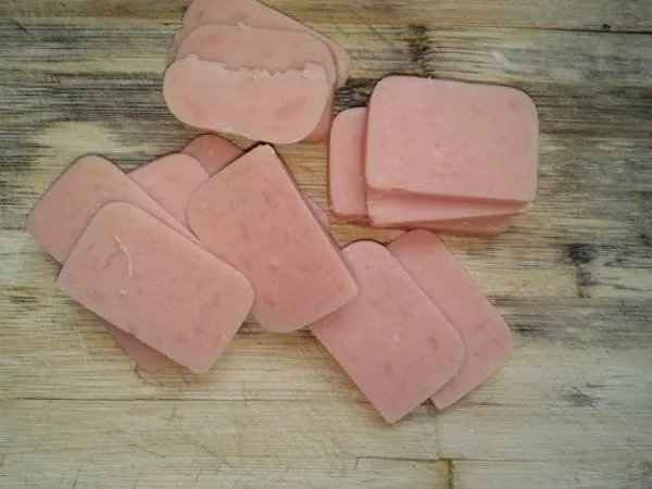 爆炒香肠怎么做好吃，爆炒香肠的家常做法