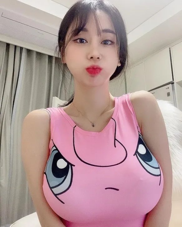 从校花到举牌女郎!前凸后翘韩国模特candyseul美图!