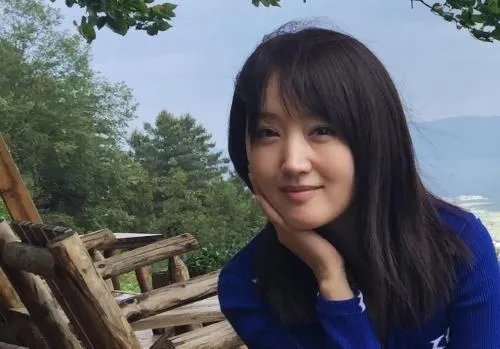 90年代初很多人看到杨钰莹磁带封面上漂亮照片就会掏钱买盒带，如今杨钰莹现状如何？