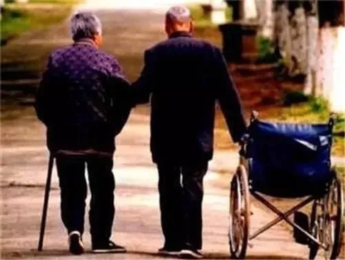 叔叔，请把我埋的浅一点，要不然明天妈妈找不到我了…