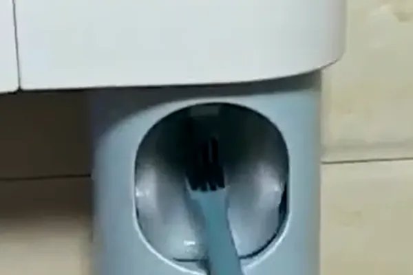 挤牙膏器怎么用图解