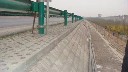 土路肩的土路肩