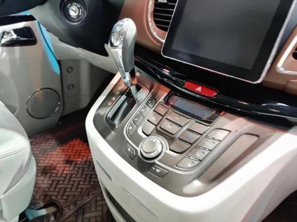 2021成都车展：2022款江淮瑞风L5亮相