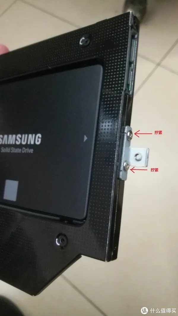 笔记本光驱位加装固态硬盘手把手教程，简单无拆机，几个步骤让旧机焕发活力