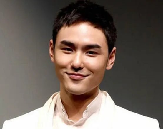 阮经天身高是多少    被称演员中少有的多面手