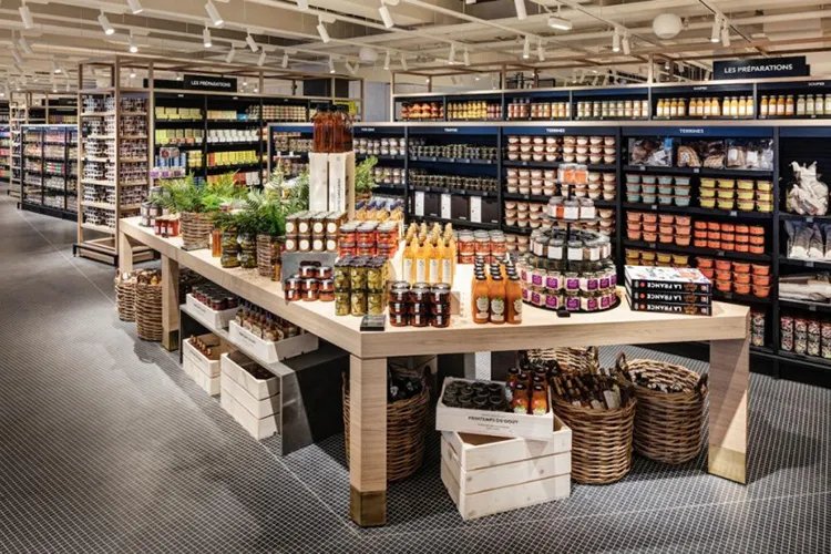 合肥零食店装修要点，网红零食店这样设计精致又实用，顾客源源不断