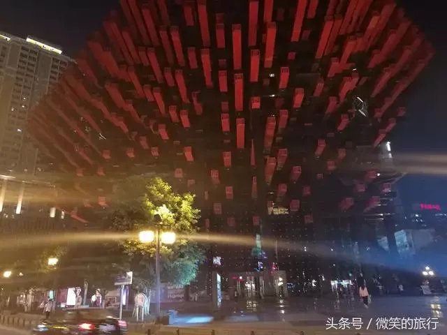 重庆的国泰艺术中心在什么地方？有什么好玩的嘛？