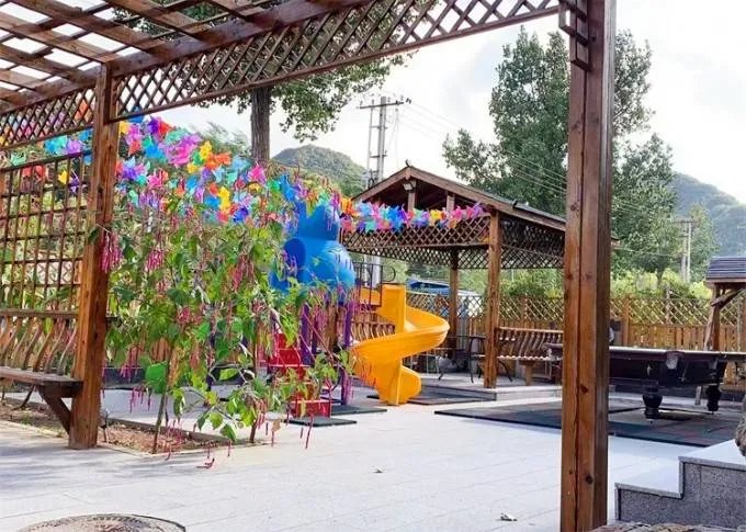 北京延庆百里画廊山泉云舍民宿，篱笆环绕的超大休闲场地与菜园！