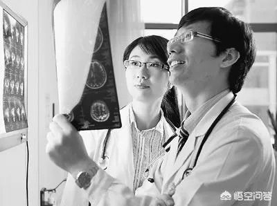 住院总医师是做什么的？