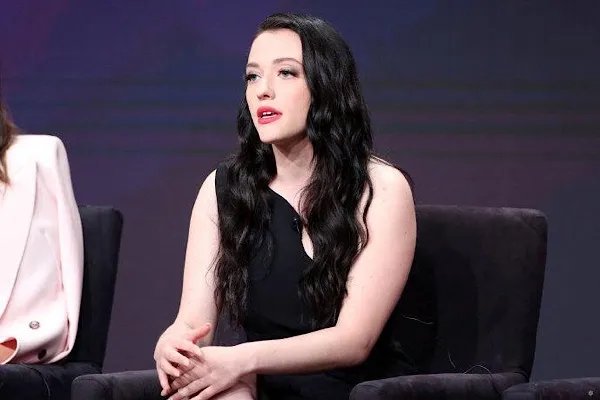 《破产姐妹》Max与男友合照亲密，女方身材太顶，网友对此有何表示？