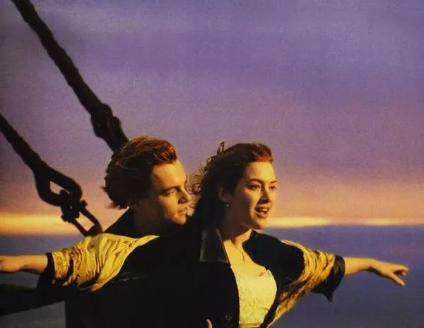 泰坦尼克老太太是露丝本人吗