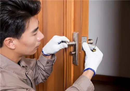 门把手高度一般是多少