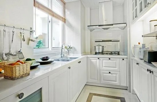 长方形厨房如何设计？长方形厨房装修效果图