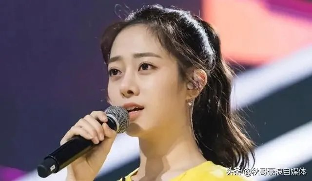 为什么李依宸（李茉）参加了《明日之子》和《青春有你2》却依然没有很多话题？