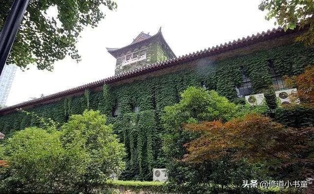 南京有哪些好玩的景点？住宿有哪些建议？