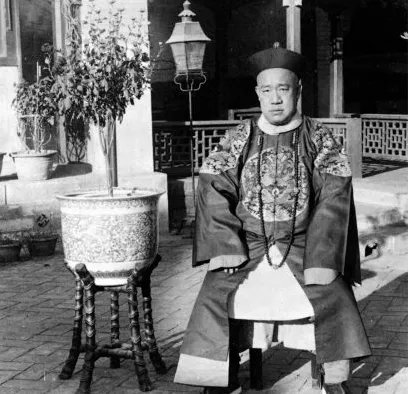 清朝铁帽子王到底有多铁 他们和亲王的区别是什么