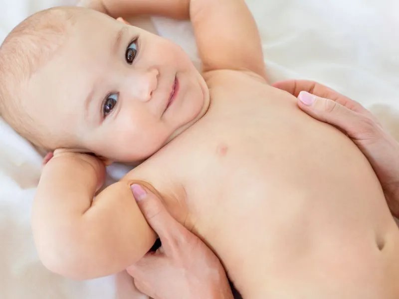 新生儿使用尿布需要注意什么