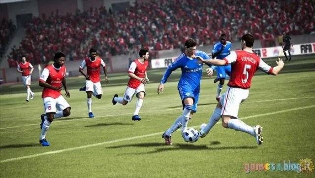 《FIFA 12》最新截图公布 各种碰撞各种逼真