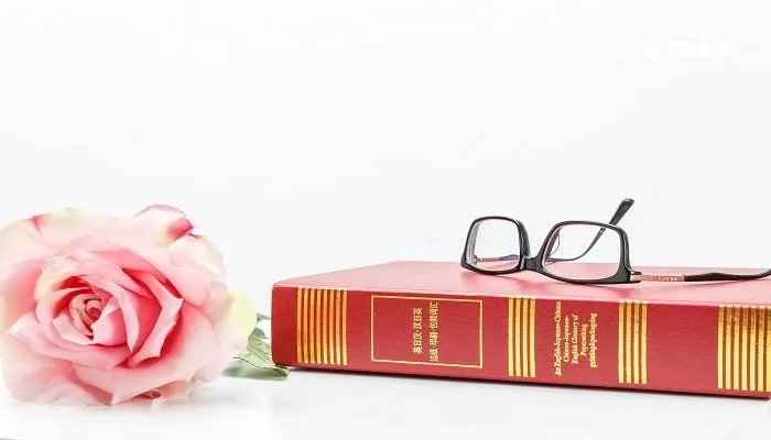 没关水龙头打一成语