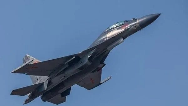 歼11与歼16有什么区别？