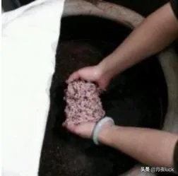 红曲酒应该怎么泡呢？