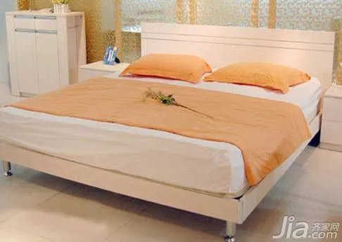 简约风格卧室必备单品 硬板床OR软体床