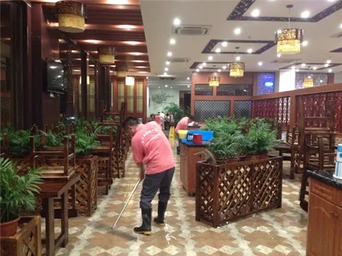 家庭如何处理地砖防滑 瓷砖防滑剂作用原理