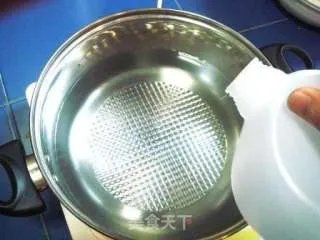 冰糖银耳莲子羹