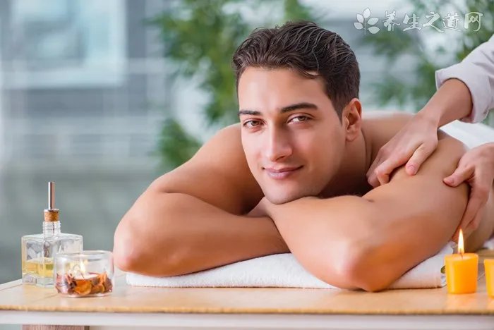 2020年属鸡的幸运色是什么