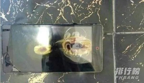 三星手机爆炸事件_三星手机爆炸原因