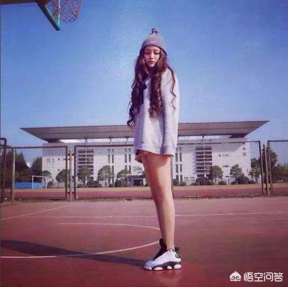 有哪些好看的女生AJ搭配？