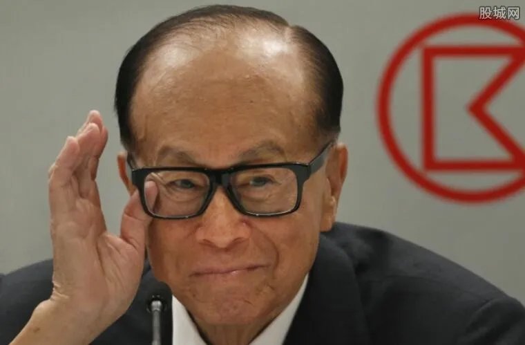 李嘉诚给大陆捐款总数 李嘉诚2019总资产多少？