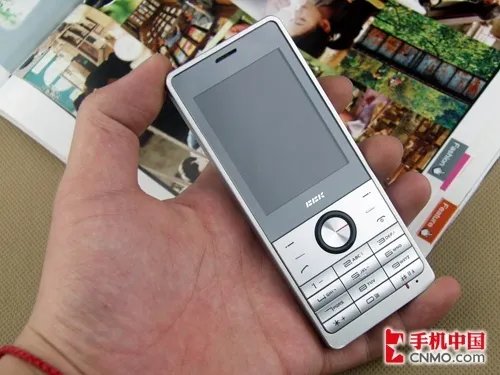 极致时尚专业音乐手机 步步高V205评测