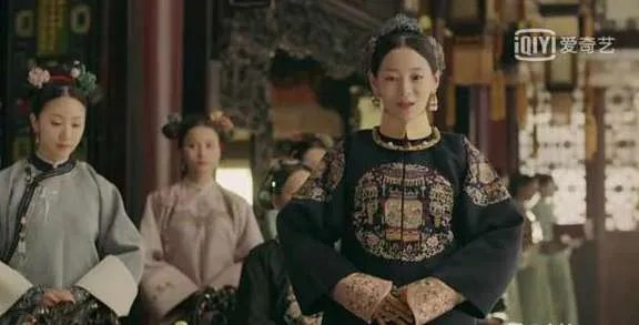 《延禧攻略》纯妃喜欢傅恒吗  她为什么和皇后走那么近