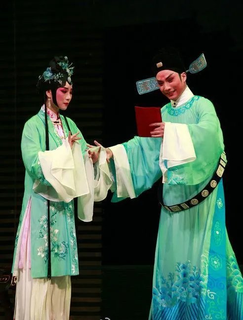 马师曾与新马师曾有什么区别？