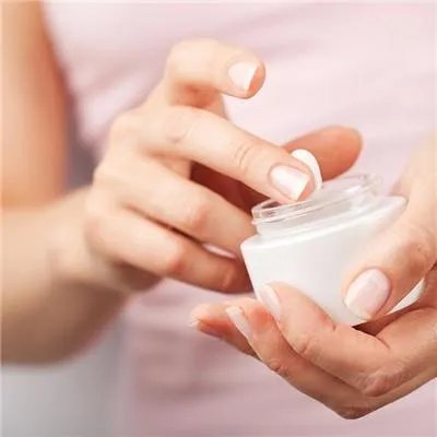 痘痘里面挤出来的东西是什么