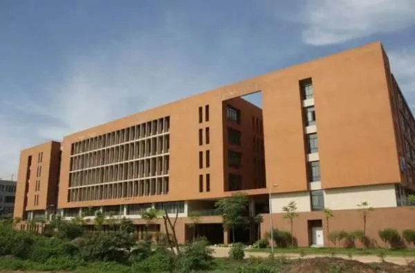 陕西国际商贸学院招生办电话