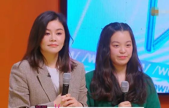 26岁钟嘉晴上节目做嘉宾，她为什么当众感激范姜？