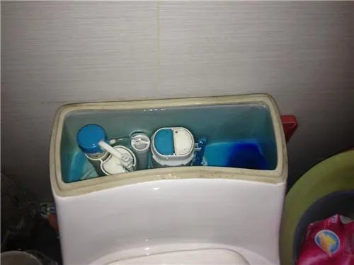 如何调节马桶水箱水位