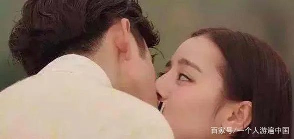 明星拍吻戏为了不用真亲，各种道具也是绝了，还不如不用呢，你怎么看？