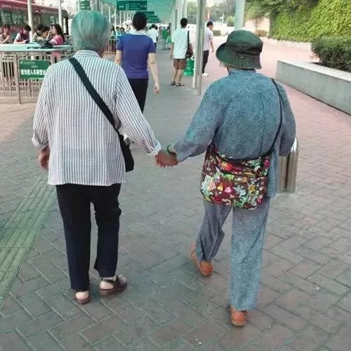 叔叔，请把我埋的浅一点，要不然明天妈妈找不到我了…