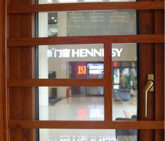 轩尼斯·柏菲断桥平开窗评测