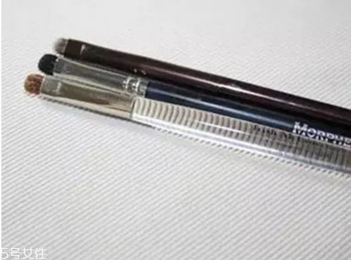 必备眼影刷有哪几种 眼影刷分类