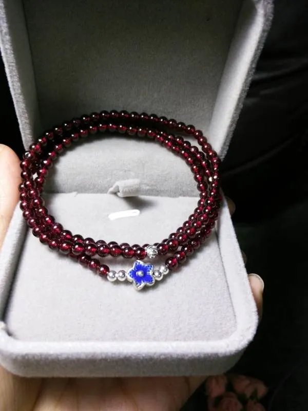 一般三圈石榴石手链多少钱是真的