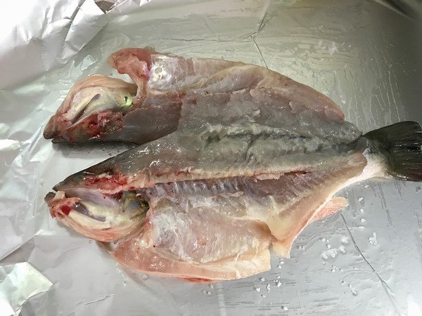 烤鱼的制作方法和配料是什么？